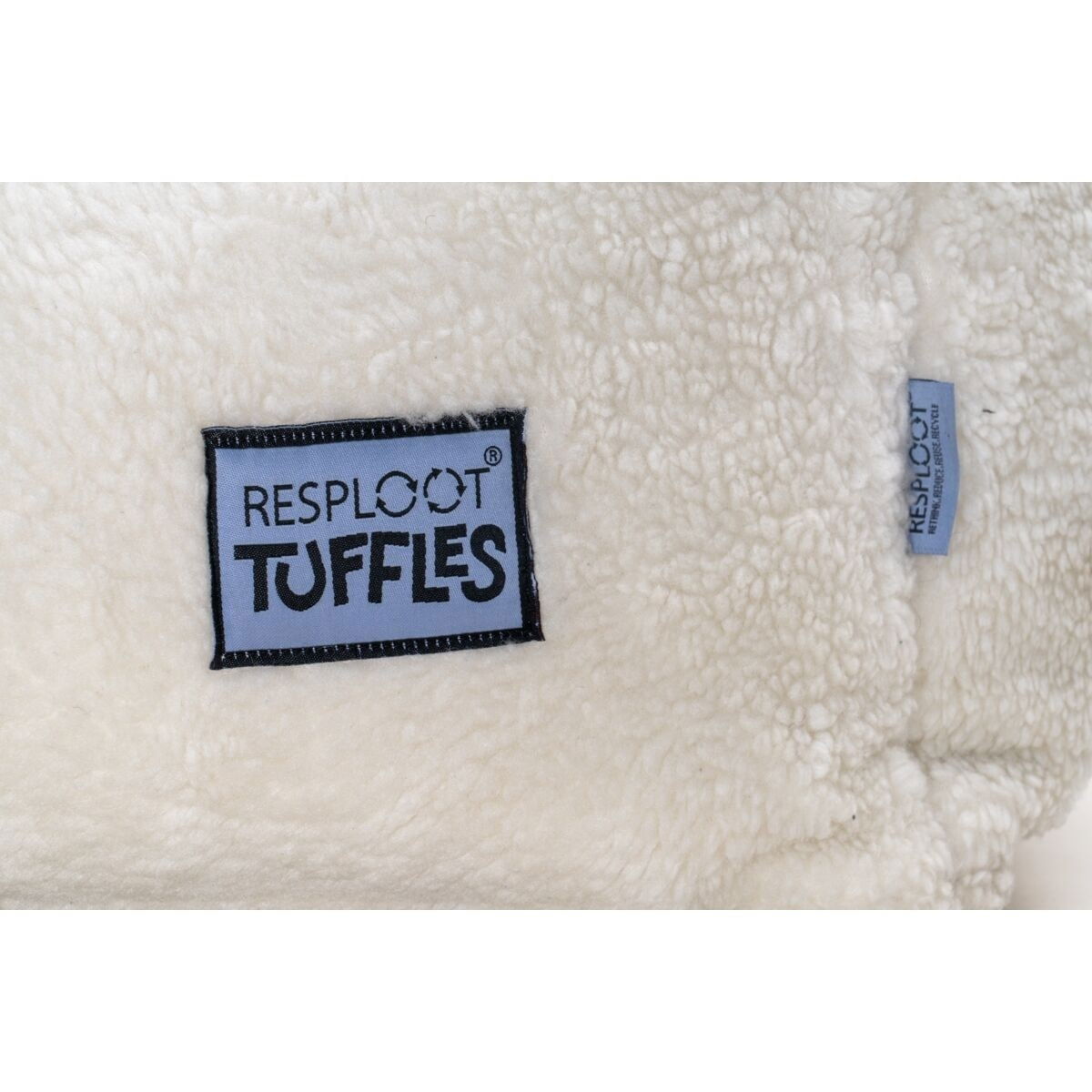 Resploot Tuffles dog bed white
